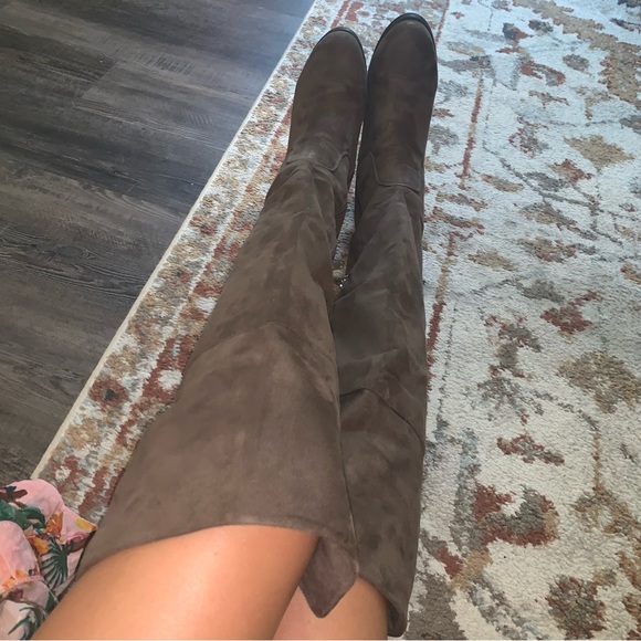 Grey Thigh-high boots - Picture 2 of 8